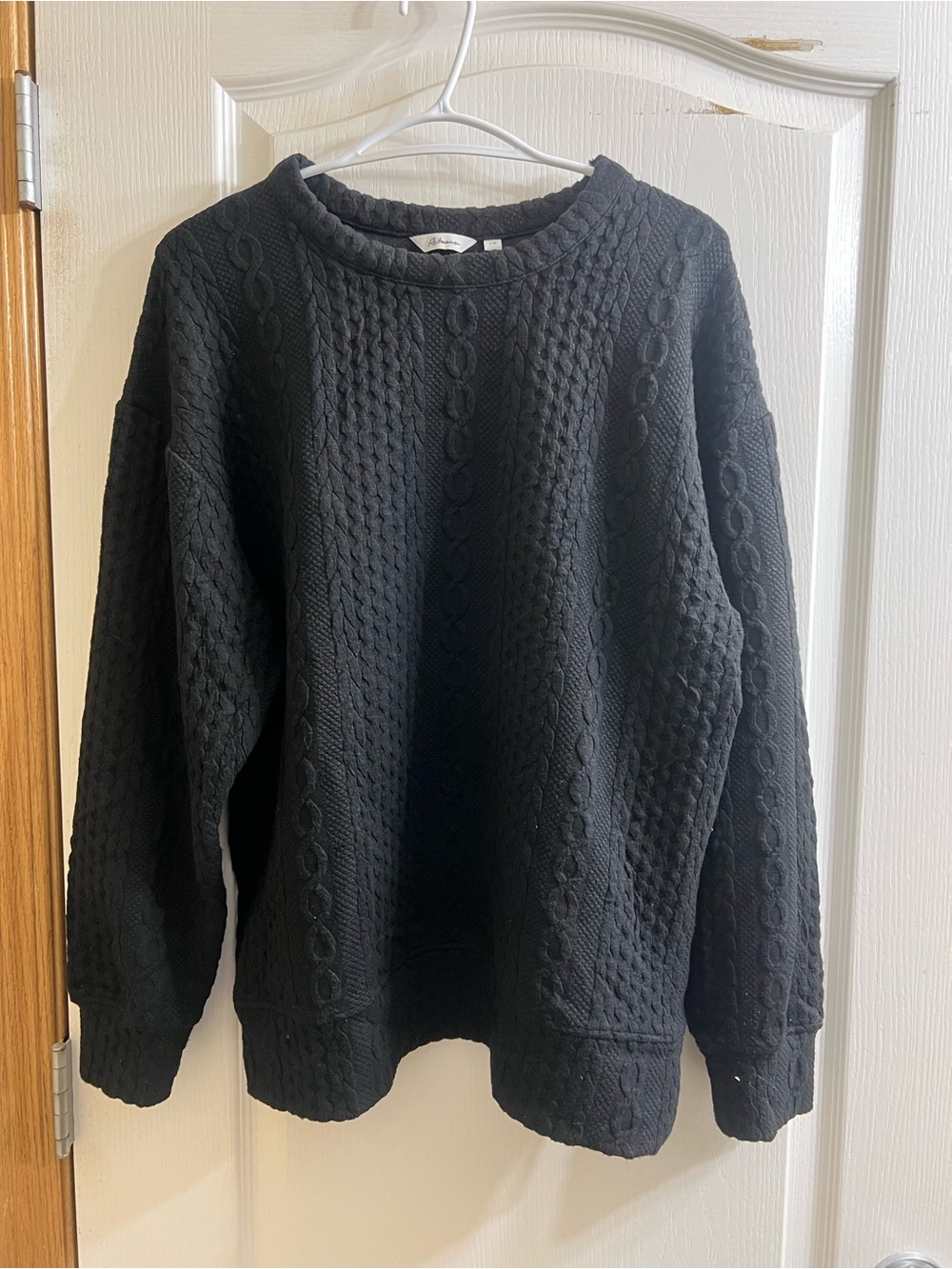 3/$50- Reitmans Cable Knit Sweater in Black Size Large